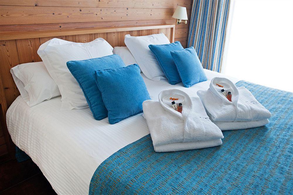Hotel La Placa Garriguella Zewnętrze zdjęcie