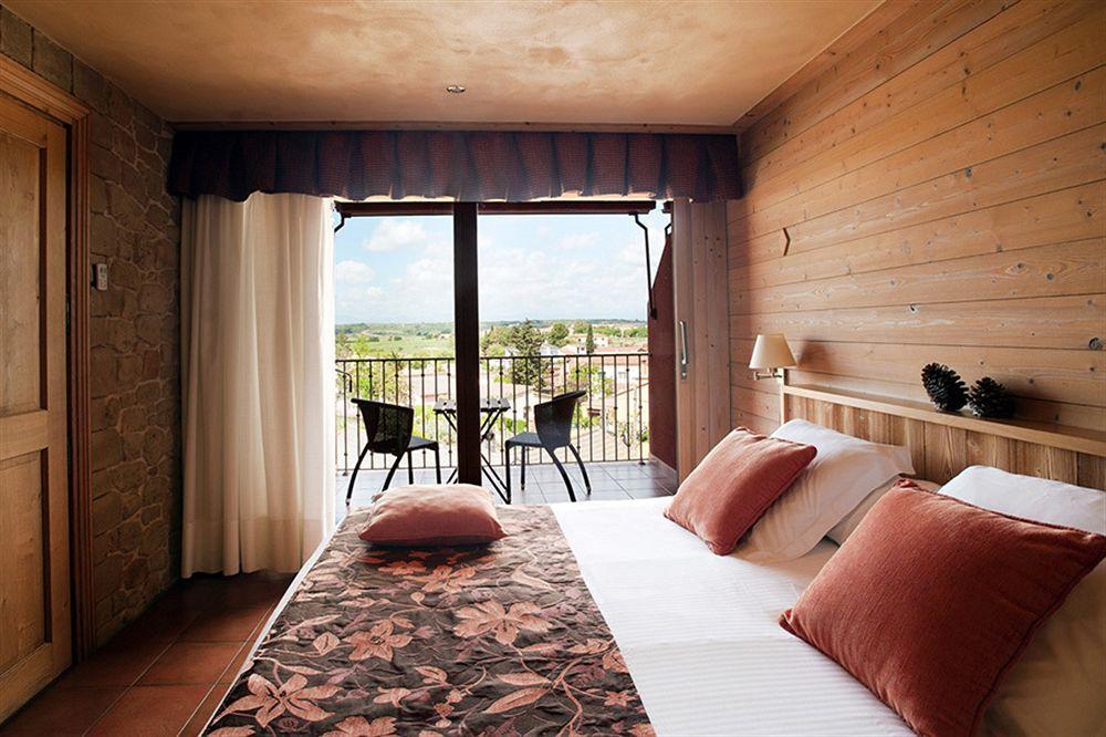 Hotel La Placa Garriguella Zewnętrze zdjęcie