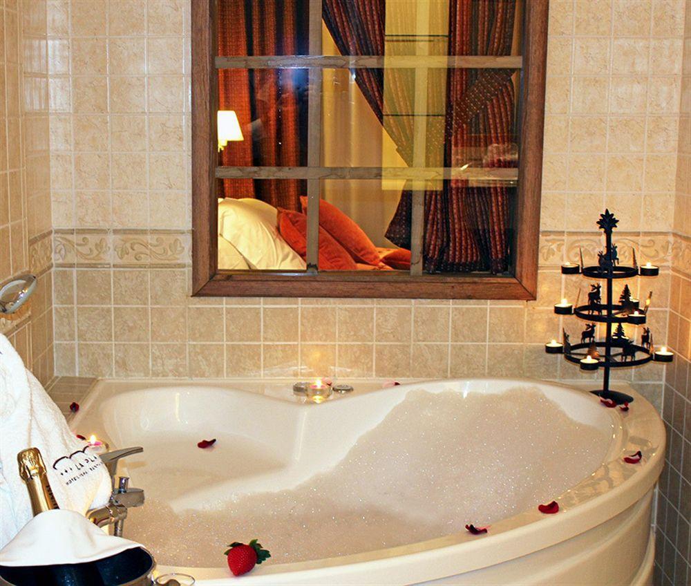 Hotel La Placa Garriguella Zewnętrze zdjęcie