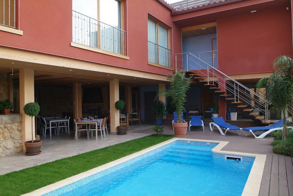 Hotel La Placa Garriguella Zewnętrze zdjęcie