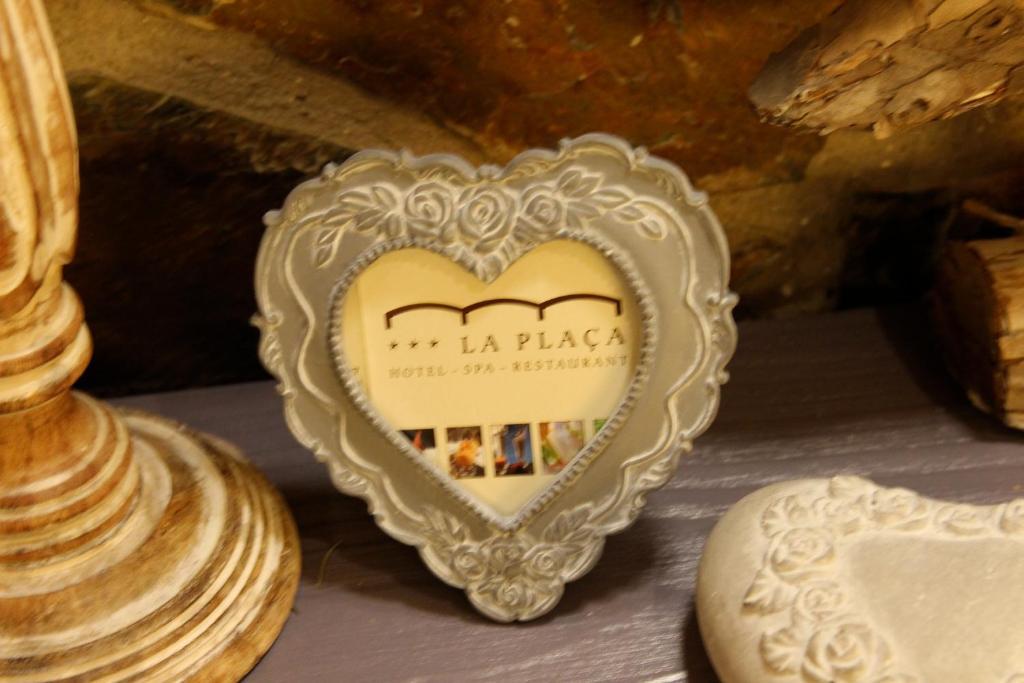 Hotel La Placa Garriguella Zewnętrze zdjęcie